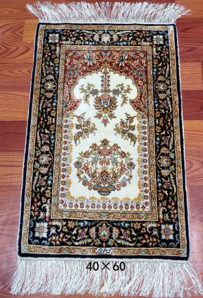 手工绢丝地毯 1..3*1.9  TXD-33白